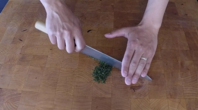 mincing knife cutting technique