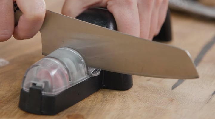 sharpening Global knife with electric knife sharpener